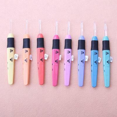 Juego de 8 Piezas de Ganchos para Crochet y Agujas de Tejer con Mango LED - Image 4
