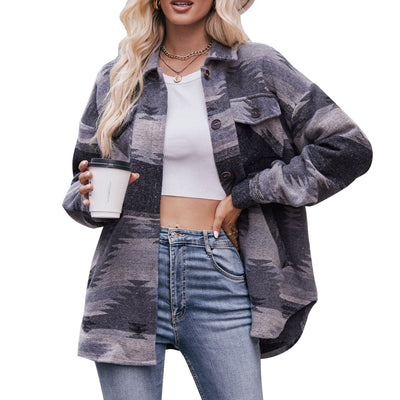 Abrigo Camisero Geométrico con Cuello Alzado y Bolsillos para Mujer - Image 5
