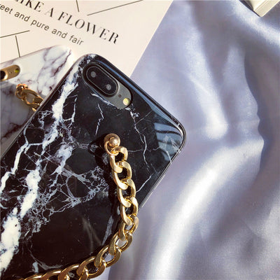 Funda para celular con cadena de perlas y mármol - Image 3