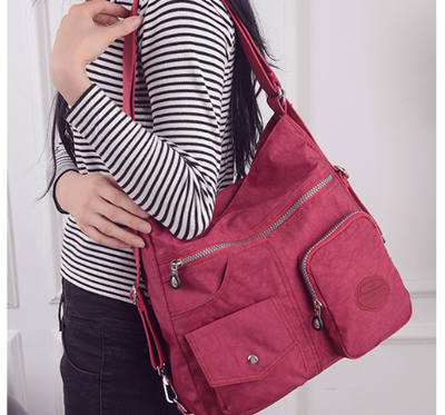 Bolso Crossbody de Diseñador Impermeable para Mujer - Capacidad Grande - Image 8