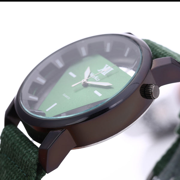 Reloj de Cuarzo Unisex con Correa de Lona y Diseño Triangular Invertido