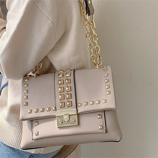 Bolso de Hombro con Cadena y Tachuelas - Image 24