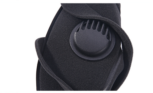 Black breathable face mask with an exhalation valve and ear loops, designed for autumn and winter fashion. - Image 4