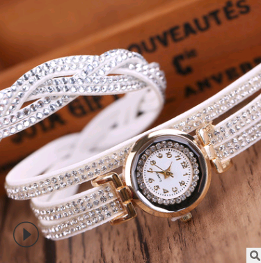 Reloj de moda para mujer con correa PU y detalles de diamantes retorcidos - Image 2