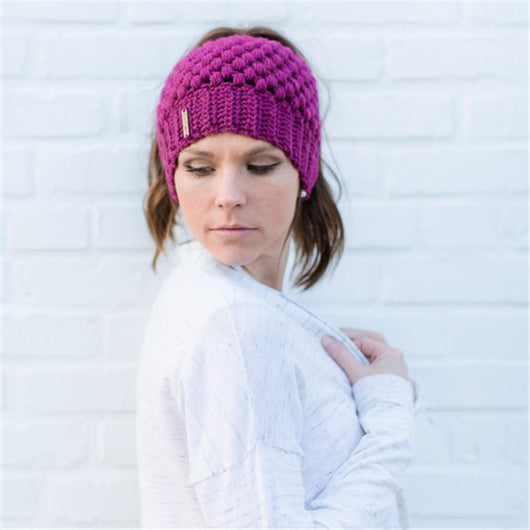 Gorro de Invierno Tejido con Agujero para Coleta - Diseño Europeo Elegante - Image 3