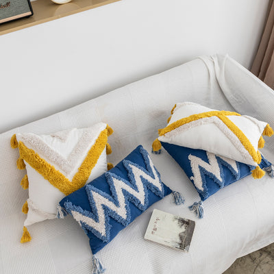 Almohada Decorativa Geométrica con Bordado Tufado - Image 3