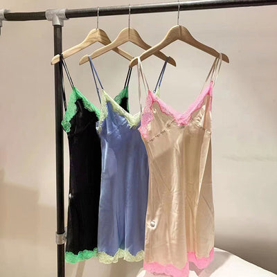 Vestido Deslizante con Patchwork de Encaje - Image 10