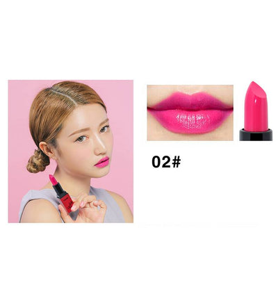 Labial Matte Rojo Intenso en Tubo - Fórmula Terciopelo - Image 3