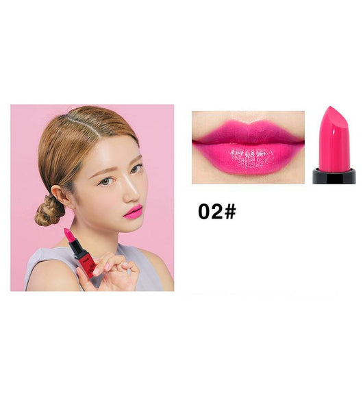 Labial Matte Rojo Intenso en Tubo - Fórmula Terciopelo - Image 3