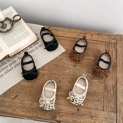 Zapatos Suaves para Bebé Niña Primavera Otoño con Moño Mariposa y Estampado Leopardo - Image 3