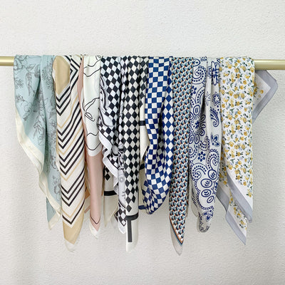 Pañuelo de Seda Estampado Cuadros Blanco y Negro para Mujer