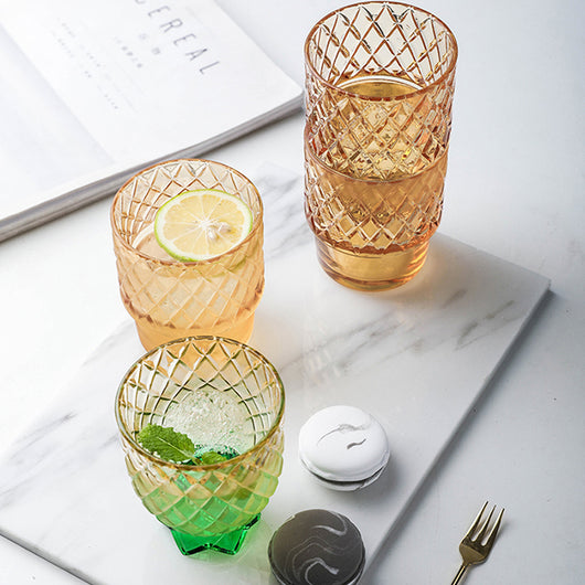 Vaso de Agua Diamond Star con Forma de Piña en Vidrio Dorado - Image 4