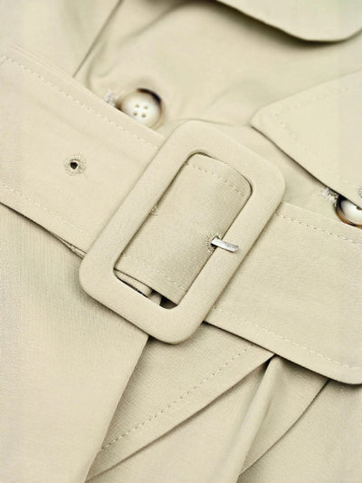 Short Estilo Trench Coat Clásico Británico Cintura Ajustada Caqui Claro - Image 10