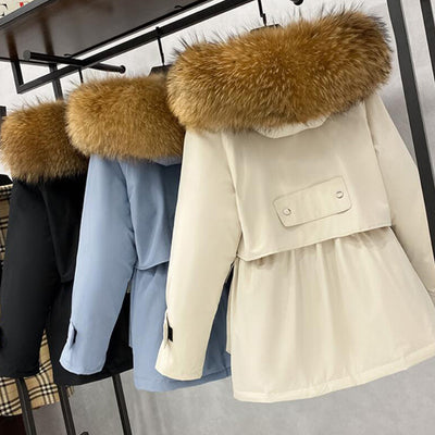 Abrigo de Invierno con Capucha de Piel Natural de Mapache y Zorro - Plumón para Mujer - Image 9