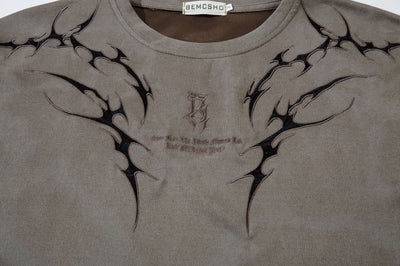 Camiseta Retro Americana Bordada con Espinas para Hombre - Image 21