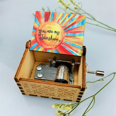 Caja de Música Tallada en Madera con Manivela - Viaje de Chihiro - Image 16