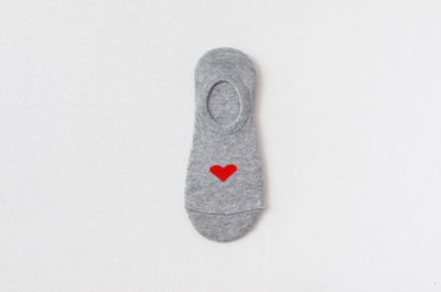 Calcetines Invisibles para Mujer con Diseño de Corazones y Suela Antideslizante de Silicona - Image 7