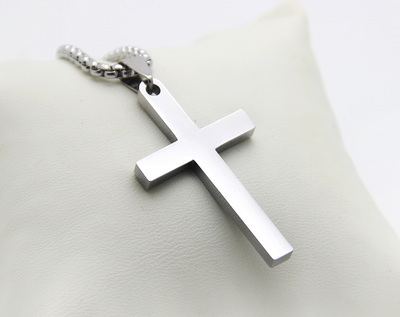 Collar de Cruz Minimalista y Elegante - Image 3