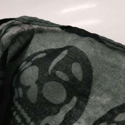 Bufanda de Algodón y Cáñamo con Diseño Calavera - Image 4