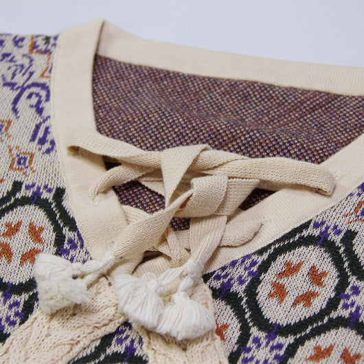 Suéter Retro con Detalles de Puntada y Borlas - Image 3