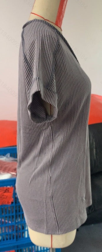 Blusa Deportiva Bicolor con Cuello V y Efecto Twist - Image 14