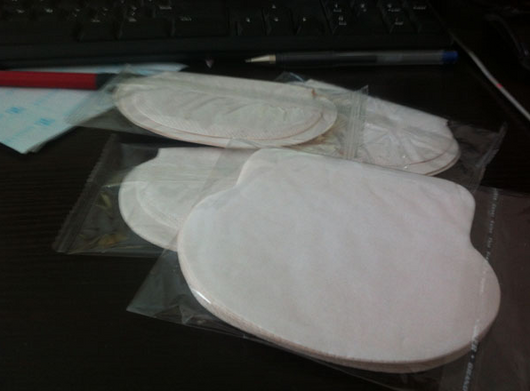Parches Absorbentes de Sudor Axilar - Paquete de 12 Bolsas - Image 3