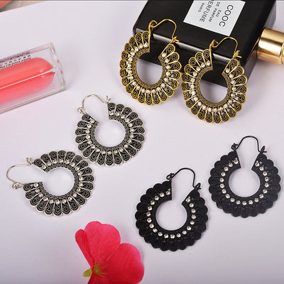 Aretes Calados Retro con Patrón Hueco Elegante - Image 3