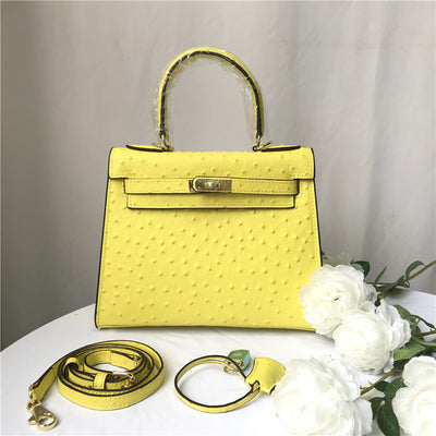 Bolsa Mensajera de Textura Versátil - Image 10