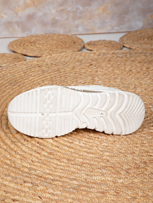 Zapatilla Deportiva Elevada con Malla Transpirable y Plataforma Versátil - Image 10