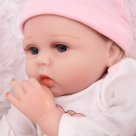 Muñeca Bebé Realista para Simulación - Image 5