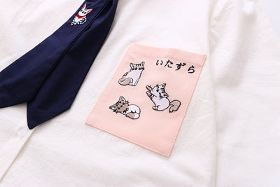 Camisa Blanca de Algodón con Gato Adorable en Estilo Escuela de Arte Japonesa - Image 2