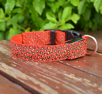 Collar LED Ajustable para Perros con Diseño Leopardo - Seguridad Nocturna - Image 14