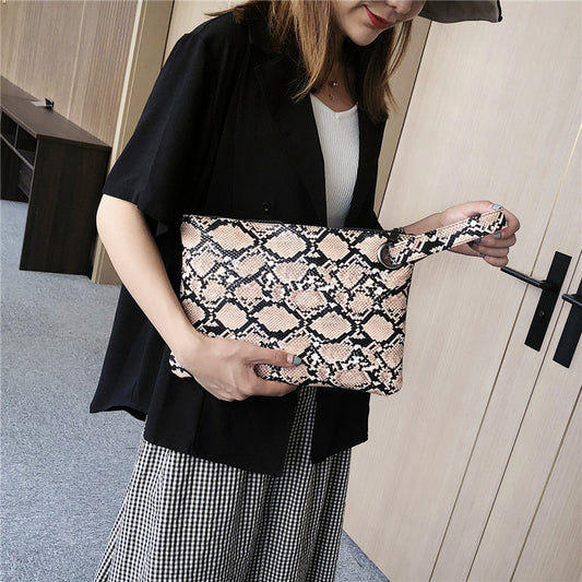 Clutch Estampado Animal Print - Image 2