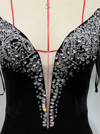 Vestido Elegante con Brillantes y Abertura Alta - Image 16