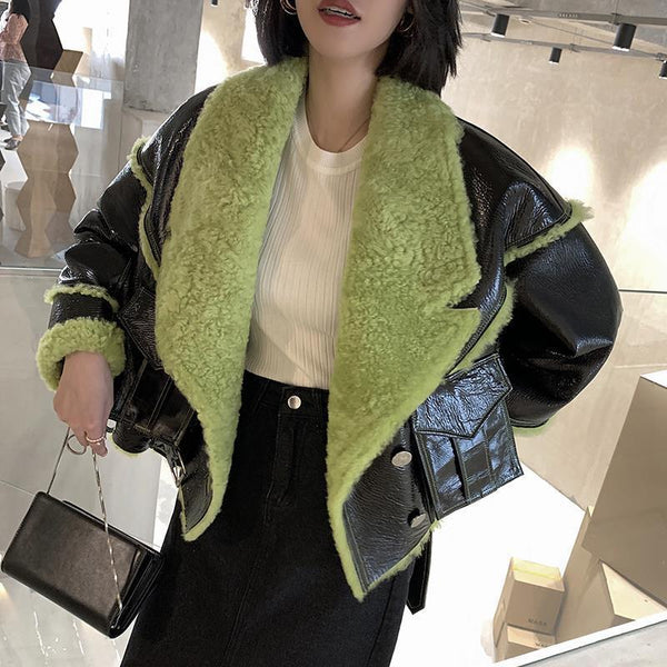 Blusa de Lana de Cordero Verde Aguacate con Solapa