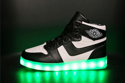 Zapatillas Deportivas LED Alto Perfil con Carga USB - Image 7