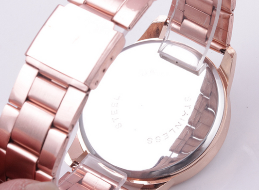 Reloj de Acero con Diamantes y Movimiento de Cuarzo - Image 2