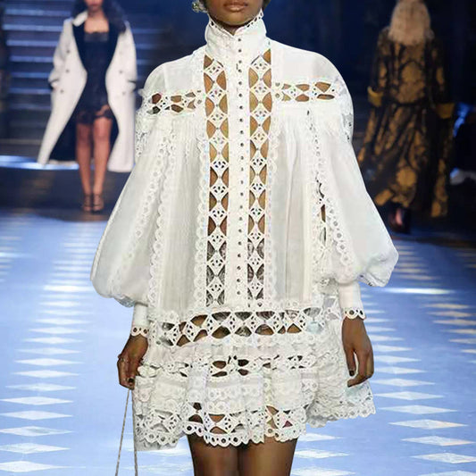 Vestido con Mangas Linterna y Detalles Calados