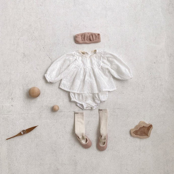 Vestido de Encaje para Niña - Elegancia y Comodidad