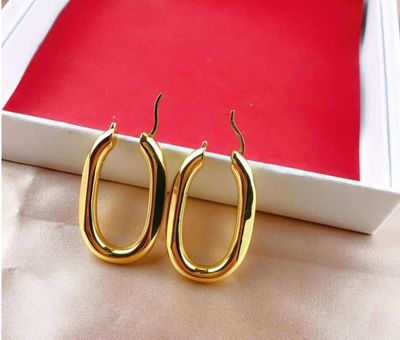 Aretes Dorados en U Oversize - Image 5