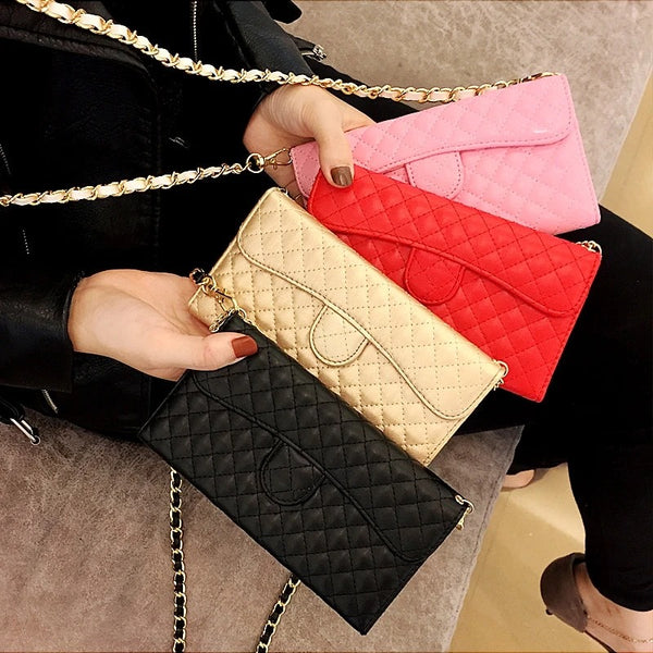 Funda para celular con patrón de ovejas y rombos