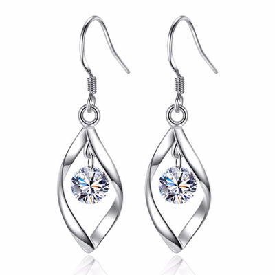 Aretes de Plata Esterlina Retorcida con Diamante - Image 5