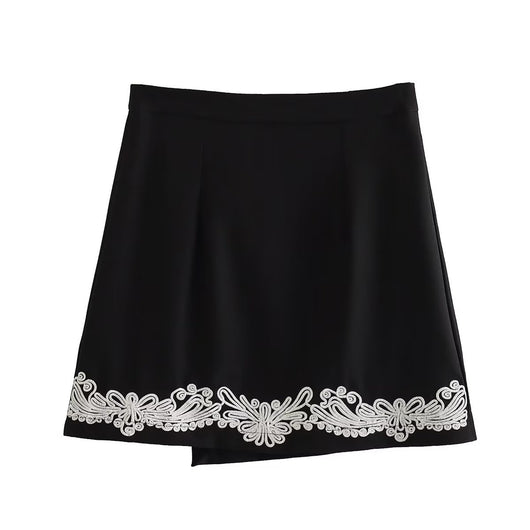 Traje Conjunto Falda Tubo con Blusa Bordada y Detalle Anudado - Image 15