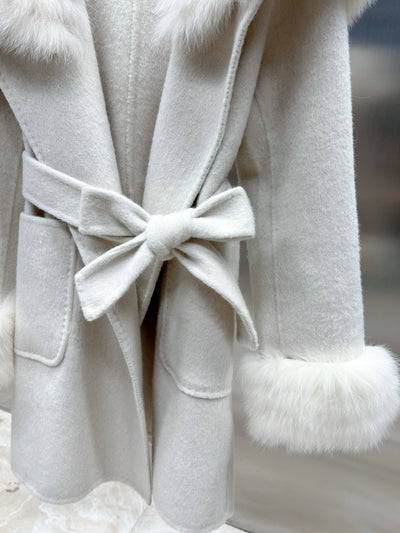 Abrigo de Invierno para Mujer en Lana de Oveja con Corte Ajustado - Image 16
