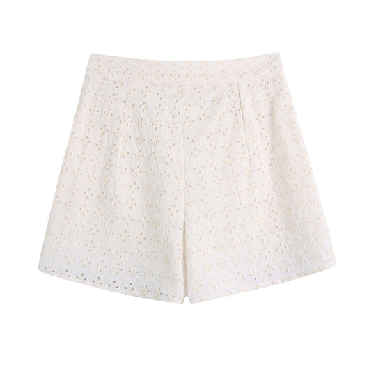 Conjunto Elegante de Blusa y Shorts con Bordado Calado - Image 19