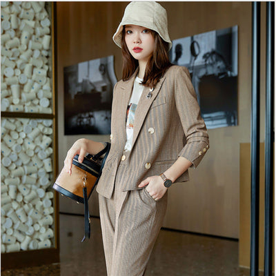 Traje Ejecutivo Femenino de Dos Piezas - Estilo Minimalista - Image 12