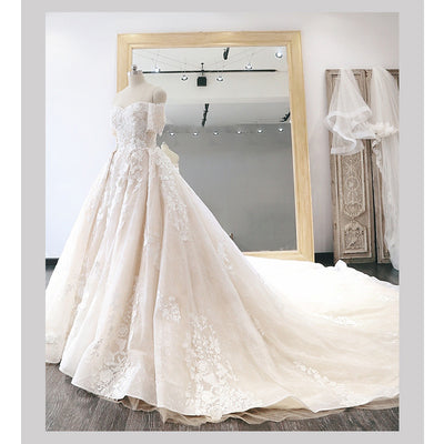 Vestido de Novia Asimétrico en Satén Pesado - Image 11