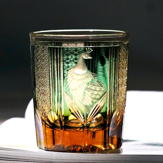 Vaso de Whiskey de Cristal Tallado a Mano con Diseño de Pavo Real