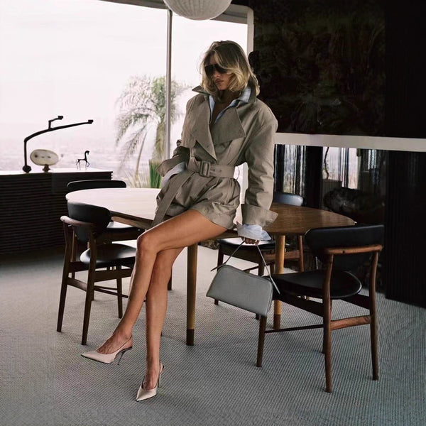 Short Estilo Trench Coat Clásico Británico Cintura Ajustada Caqui Claro