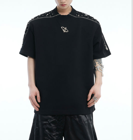 Blusa Corta Elegante con Cierre de Strass y Diseño Metálico - Image 8